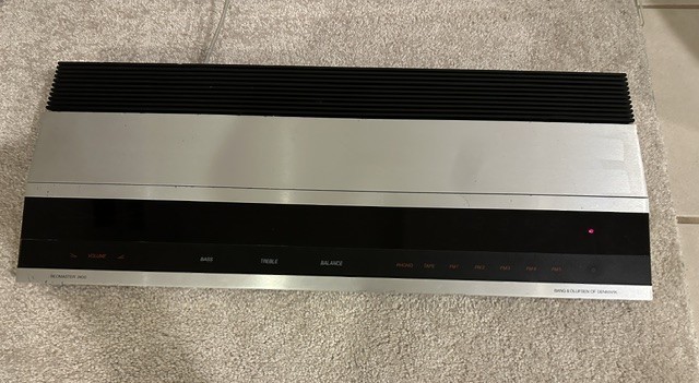 Bang & Olufsen Beomaster 2400 Receiver powers ON AS-IS Read Desc.