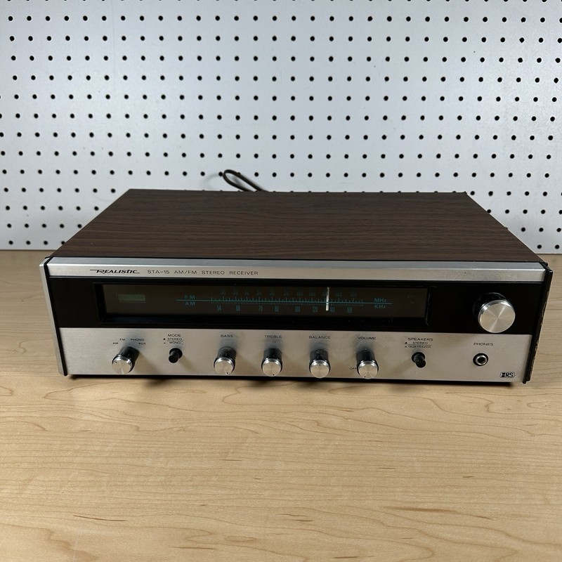 Realistic STA-15 AM/FM Stereo Receiver Woodgrain Cabinet Tested 31-2053