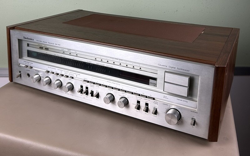 TECHNICS SA 818 STEREO MONSTER RECEIVER COOL gallery