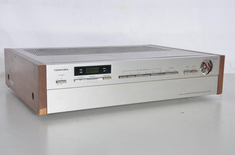 VINTAGE Toshiba SA-850 Receiver Silver Wood Digital Synthesizer Stereo Tested