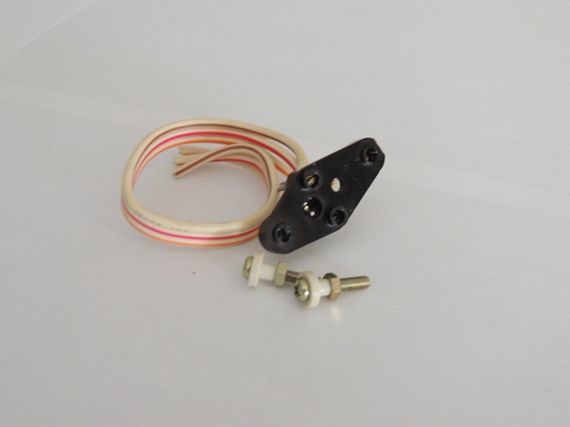 Kenwood Super Eleven Amp Board Output Transistor Socket & Insulator Screws gallery