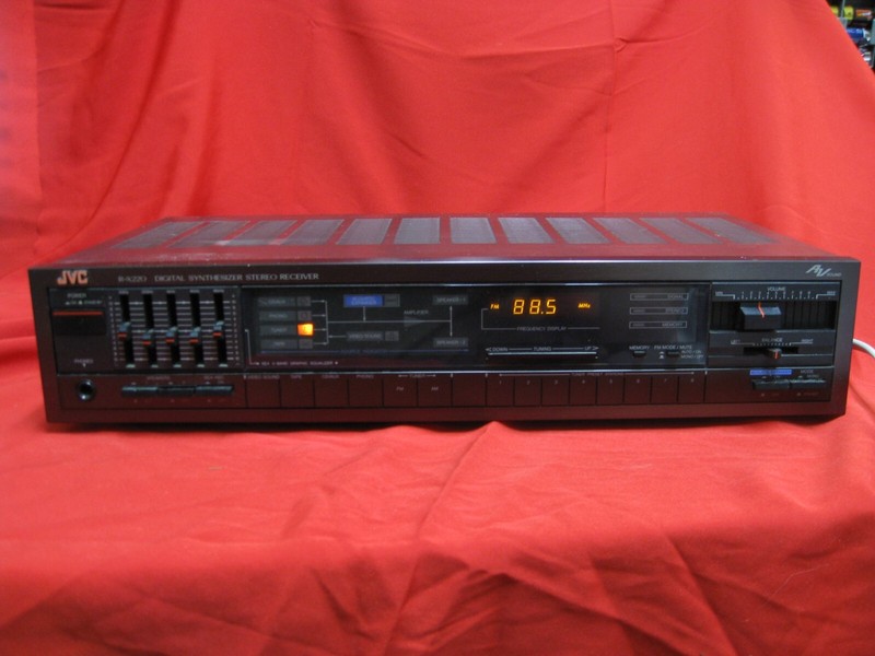 JVC Digital Synthesizer Stereo Receiver AM FM phono tape R-X220 X220B 5 band EQ