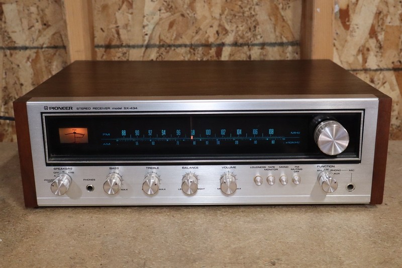Pioneer SX-434 Vintage Stereo Receiver – Near Excellent – Works