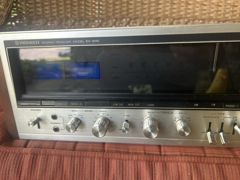 Pioneer SX 1010 receiver professionally serviced EX cond original box PU Only