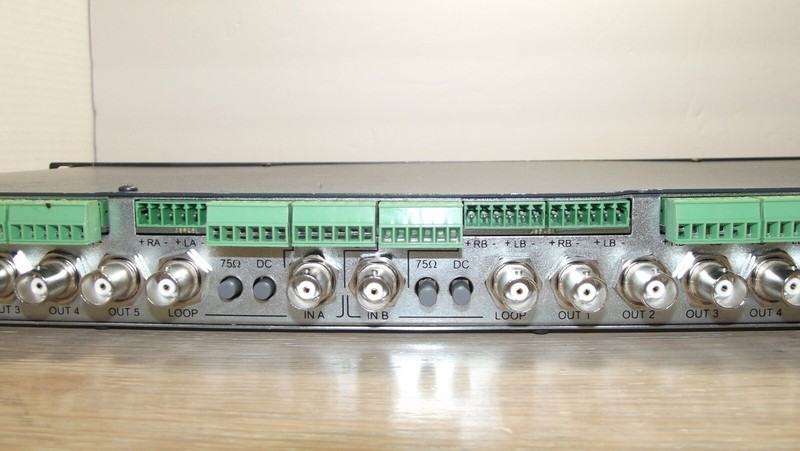 1:10 Video/ Audio Multiple Display Distributor Composite/ S-Video Kramer VM-1411 gallery