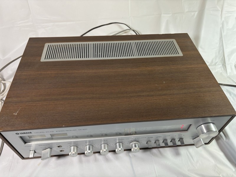 YAMAHA CR-600 VINTAGE AM/FM STEREO RECEIVER - FAIR COSMETIC CONDITION TESTED gallery
