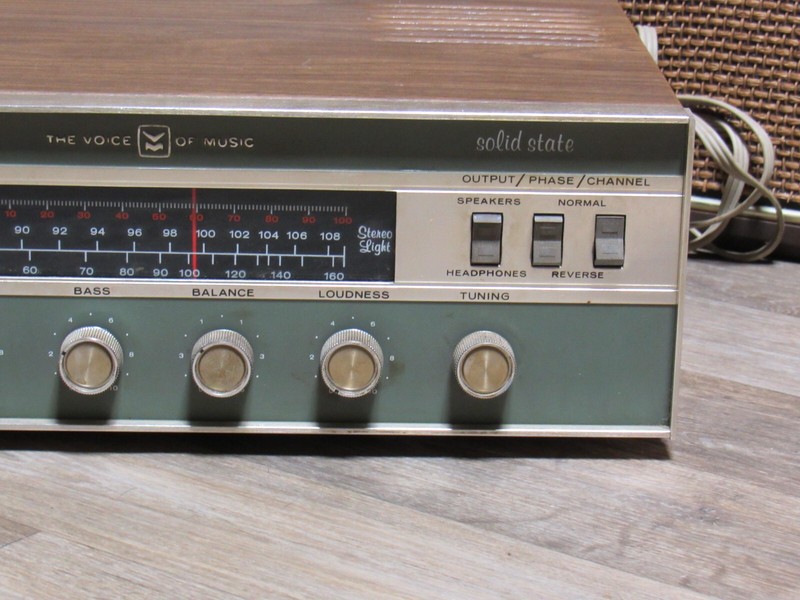 Vtg Solid State The Voice Of Music Stereo Tuner Amplifier Model 1484-2 Speakers gallery