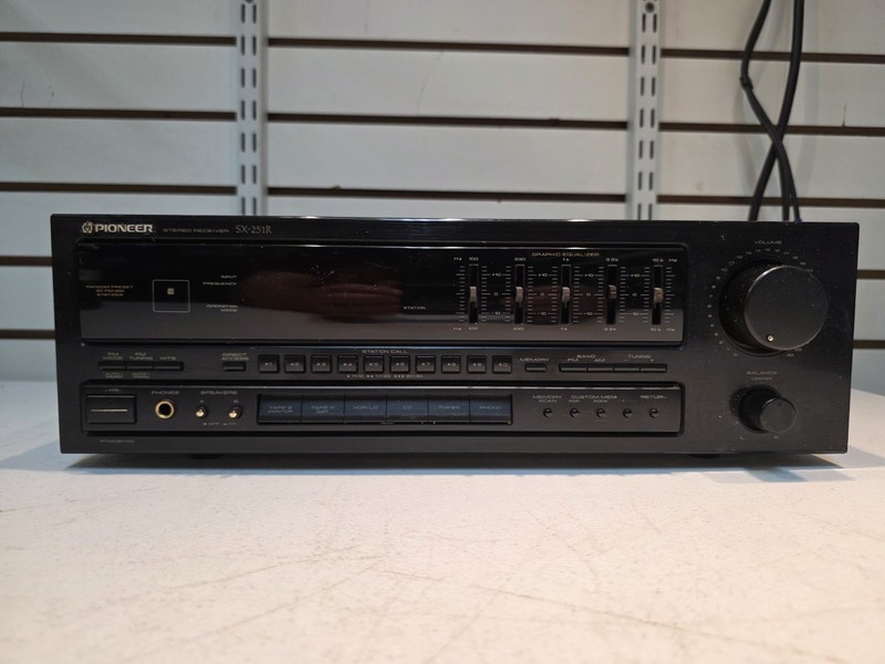 Vintage Pioneer SX-251R Stereo AM/FM Receiver (No Remote) TESTED & WORKING