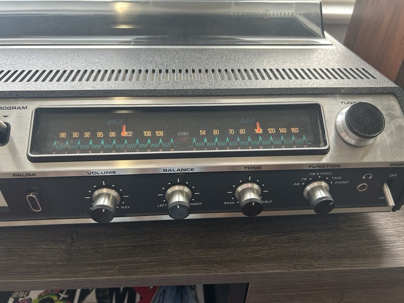 General Electric SC2305B Stereo Receiver with Speakers Vintage gallery