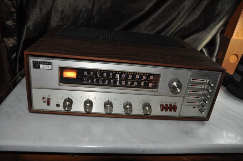 Fisher 400-T Stereo Receiver POWERS UP, BUT SOLD FOR PARTS OR REPAIR ONLY