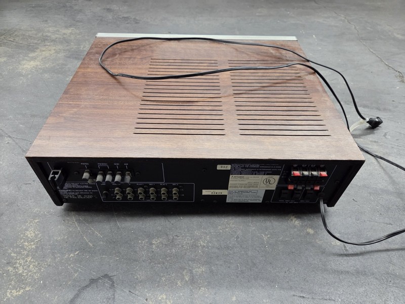 Mitsubishi DA-R8 AM FM STEREO RECEIVER Untested gallery
