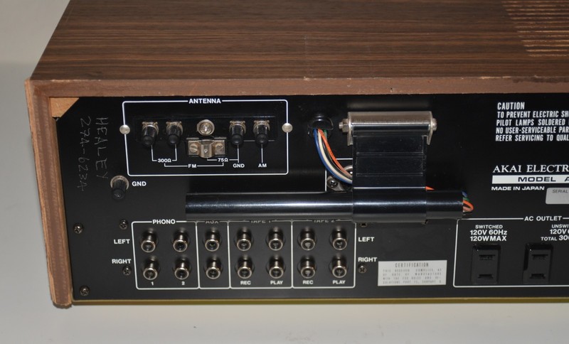 vintage Akai AA-1050 Stereo Receiver Phono 1976-8 HiFi silver face 50WPC vg gallery