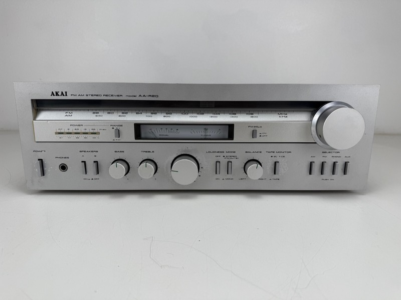 Akai AA-R20 Stereo Receiver – New lights