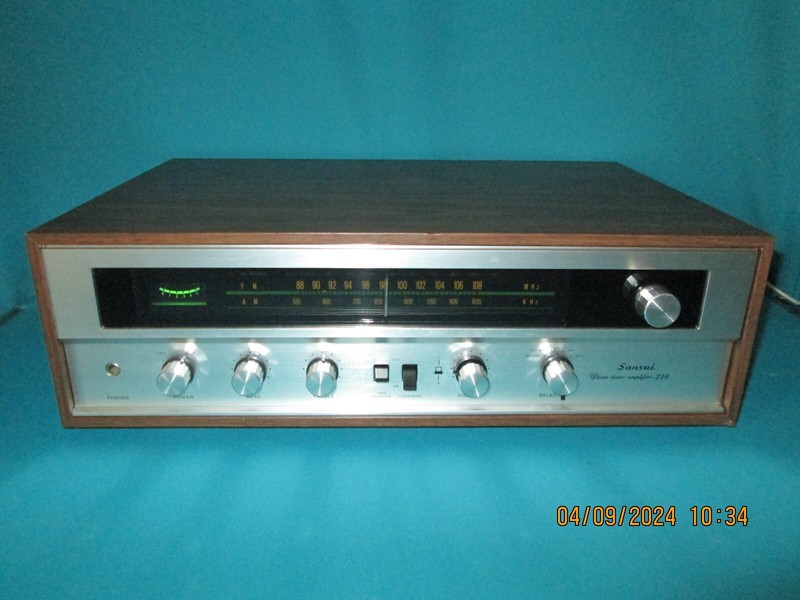 Vintage SANSUI 210 Solid State Tuner Amplifier (1972-74) SOLD