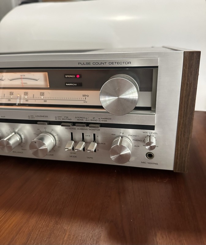 Kenwood KR-8050 FM/AM High Speed DC Stereo Receiver – Works & Lights Up gallery