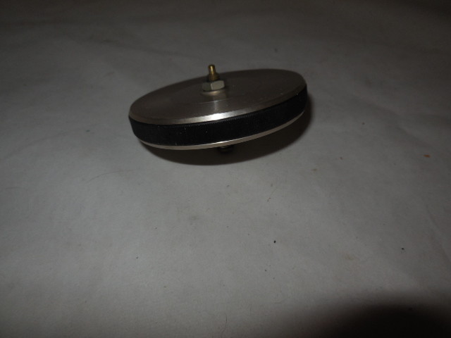 One Marantz 2215B Gyro Wheel gallery