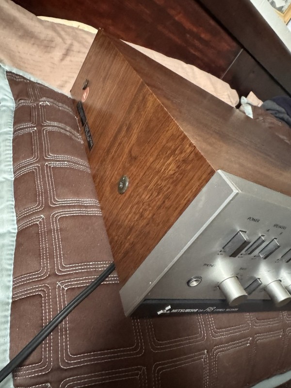 1980 Mitsubishi DA-R8 Stereo Receiver 35watts 8 Ohms Quadraphonic/ Phono Input gallery