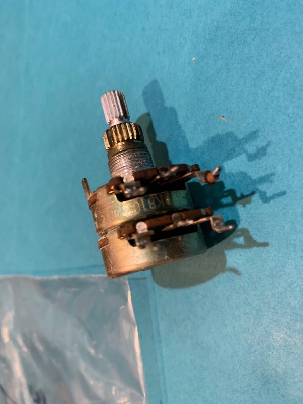 Pioneer SX-727 Stereo Receiver Parting Out Treble Potentiometer gallery