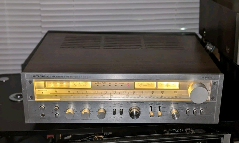 Vtg. Rare Hitachi SR 904 AM FM stereo receiver class G audio Japan 1978 -cleaned