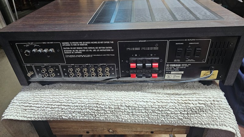 Yamaha CR-1040 80w/channel gallery