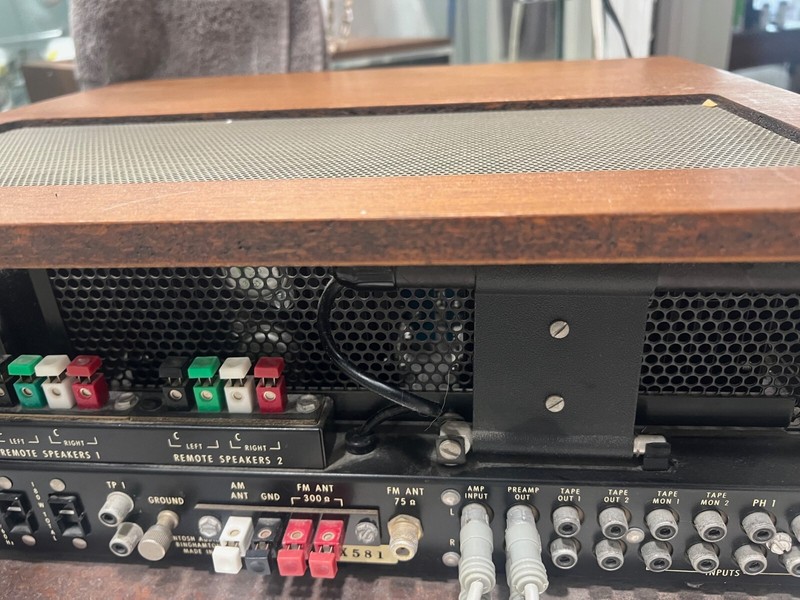 Classic McIntosh MAC 1900 Solid State Stereo Receiver gallery