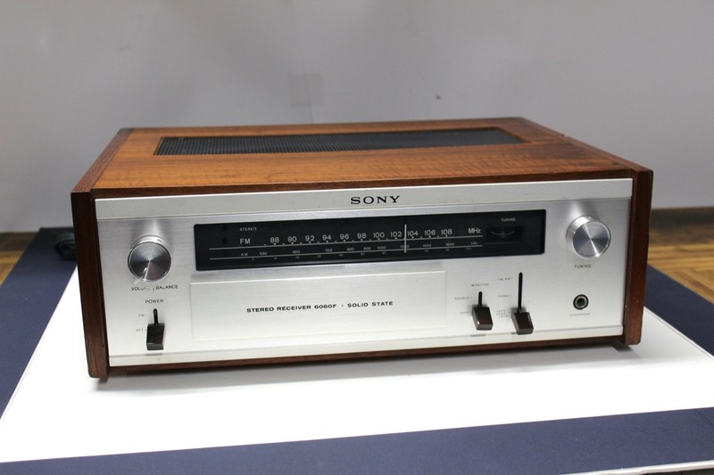 Vintage 1968 SONY STR-6060FW AM/FM Stereo Receiver