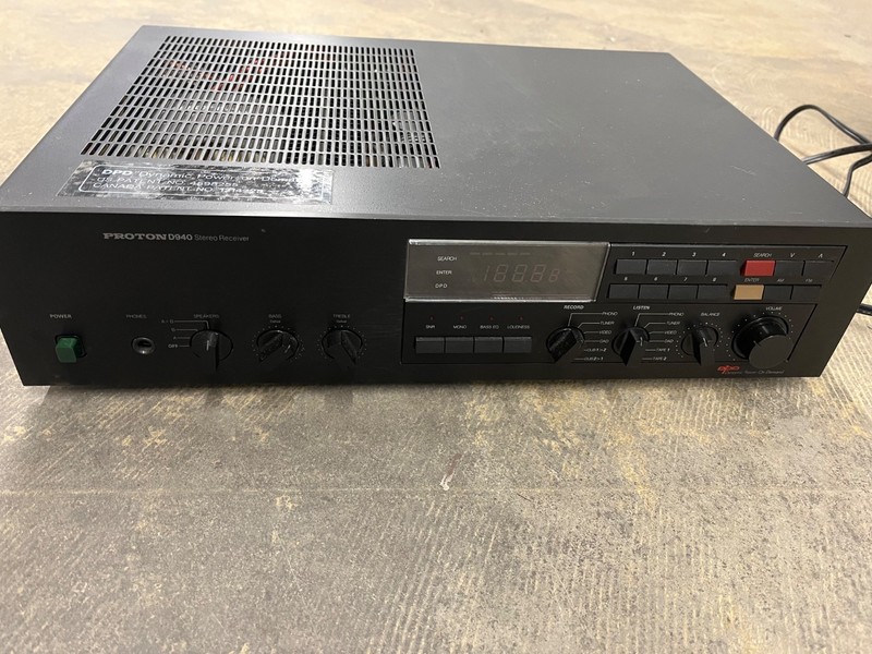 Proton D940 AM / FM Stereo Receiver With Dynamic Power On Demand