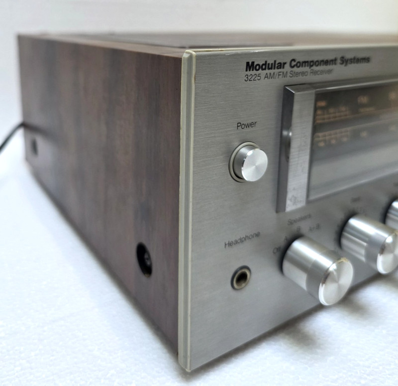 MCS 3225, 27W AM/FM Stereo Receiver, 1970s Vintage Tested & Working, See Video! gallery