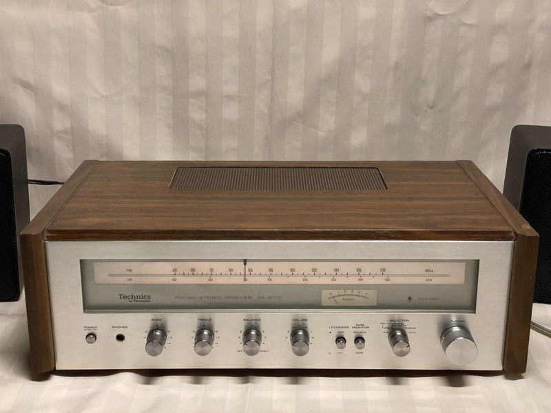 Vintage stereo receiver – Technics SA-5070 – tested and working