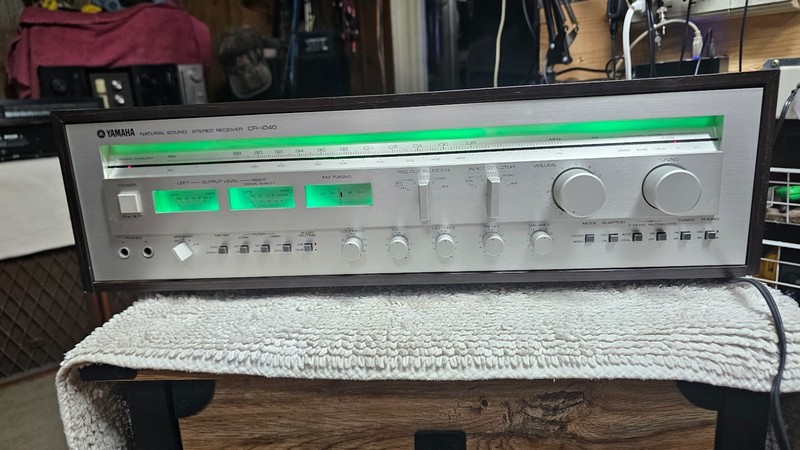 Yamaha CR-1040 80w/channel gallery