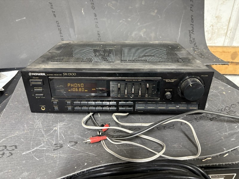 Pioneer SX-1300 Stereo Receiver Tested – No Remote Untested Powered On