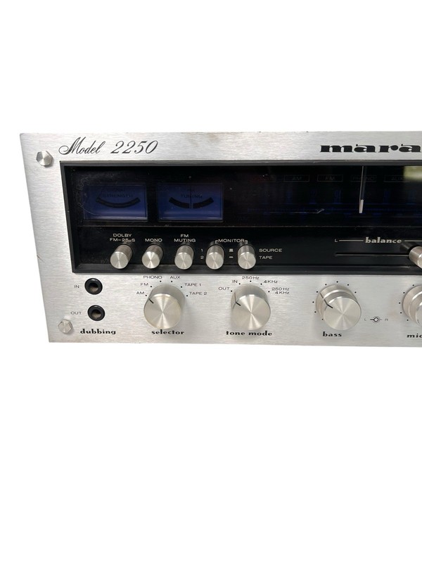 Vintage Marantz 2250 Stereo Receiver – Tested & Fully Functional / Warm Sound gallery