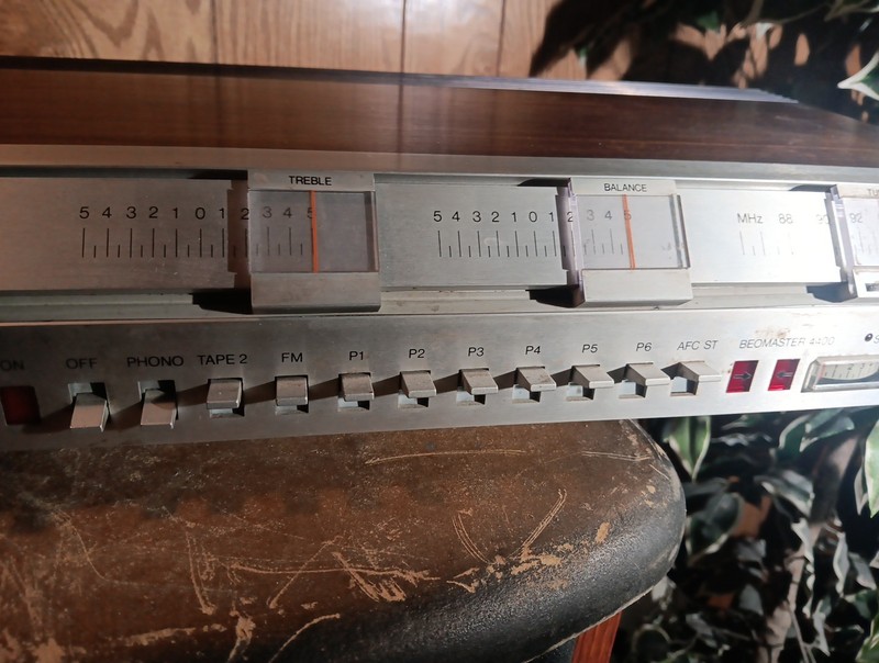 BANG & OLUFSEN Beomaster 4400 Tuner/Amplifier Rosewood Finish gallery