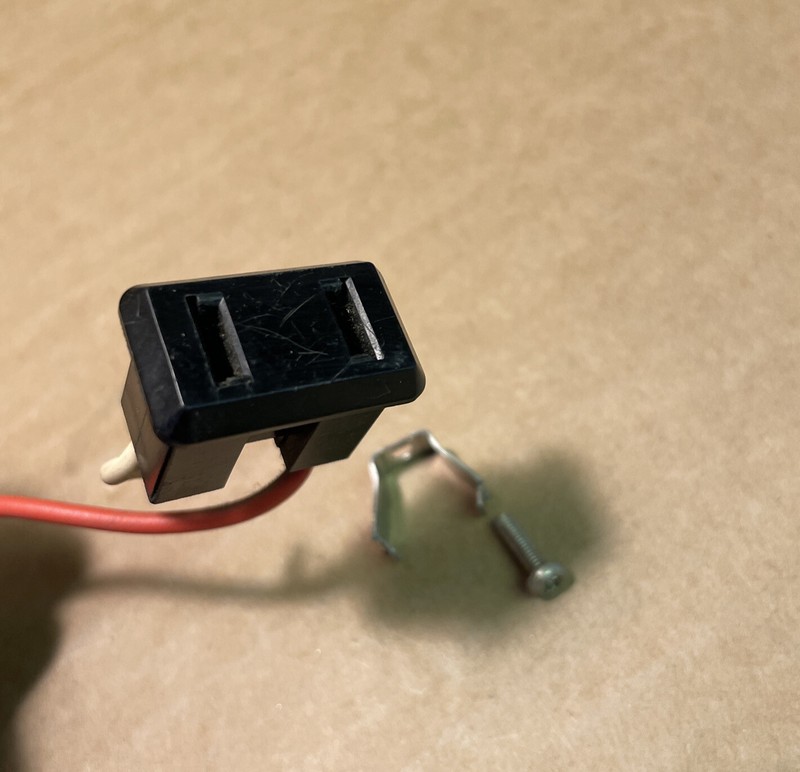 Kenwood KR-6600 Receiver Parts: Power Outlet Switched 100W gallery