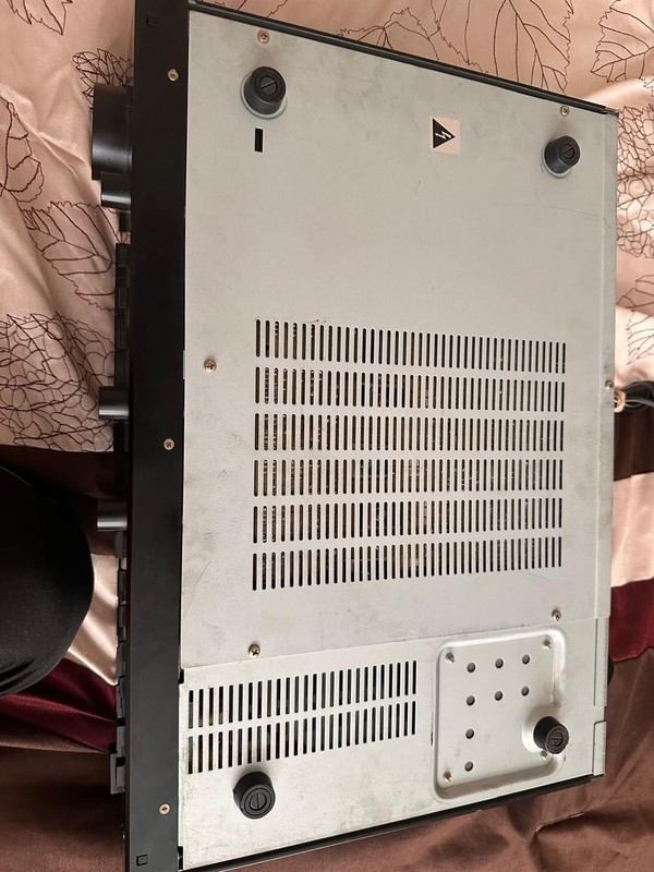 Vintage Luxman R-113 35 Watts, Digital Synth AM/FM Stereo Receiver w/Phono 1990 gallery