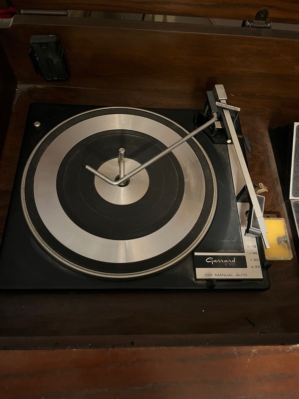 Selling parts - Vintage GTE/Sylvania ent center, record player, 8 track ,AM/FM gallery