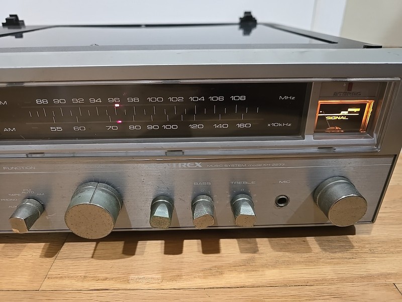 Pioneer Electronic Centrex Model KH2277 Stereo Music System Antenna Not Included