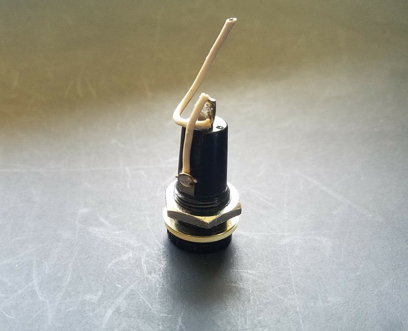 Original Fuse Holder For a Sherwood S-7100 Receiver