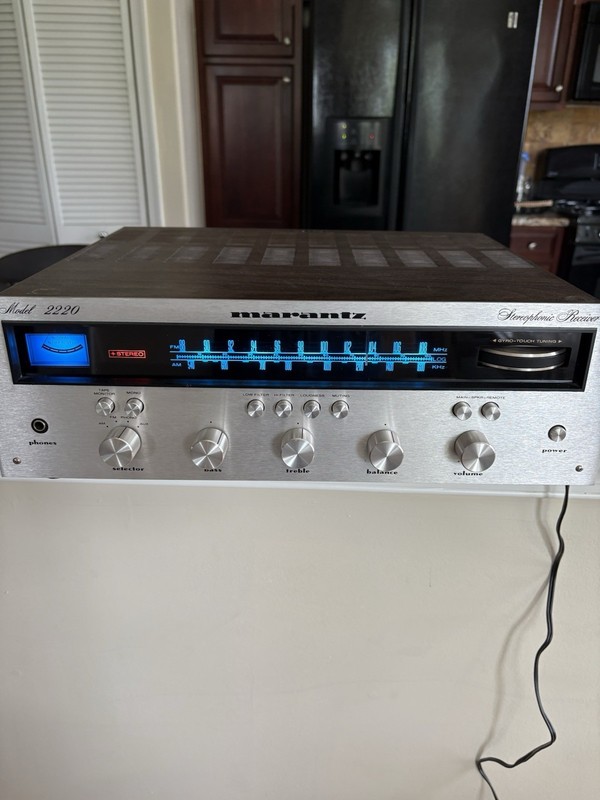Marantz Model 2220 Stereo Receiver #2