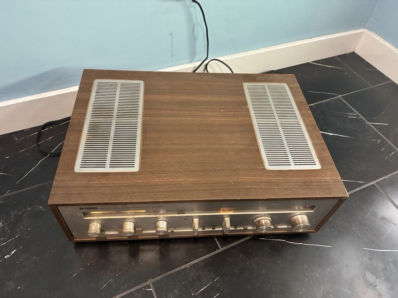 Vintage Yamaha Stereo Receiver CR-620 AM/FM 120 Volts - Tested & Works gallery