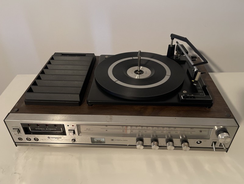Vintage Hitachi SDP-8400H AM/FM Stereo Receiver Turntable 8-Track – Missing Knob gallery