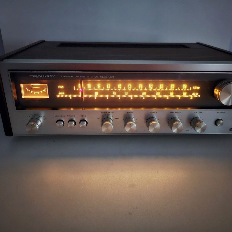 VTG Realistic STA-52B AM/FM Stereo Working Silverface Woodgrain Hi-Fi Receiver gallery