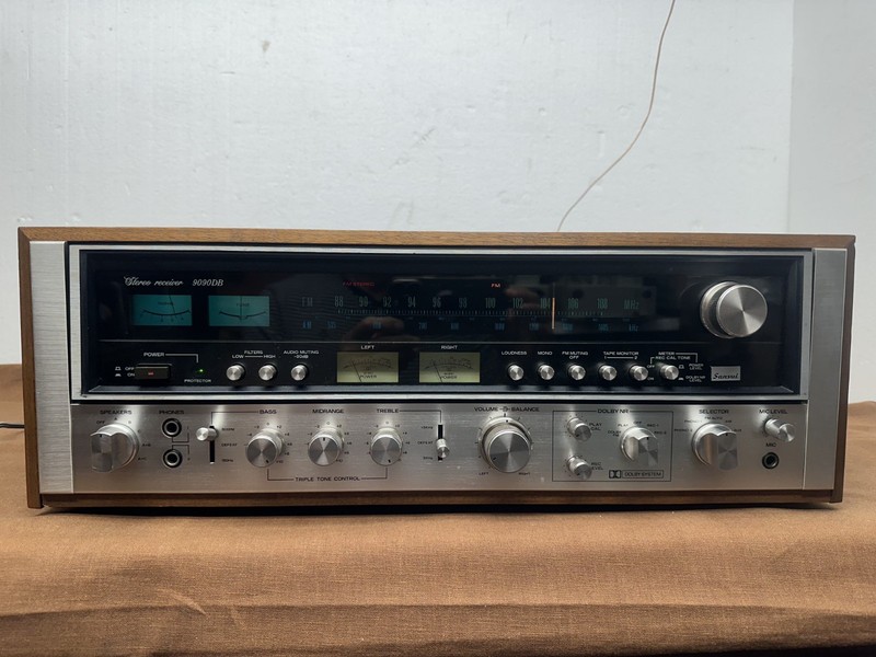 Sansui 9090DB Vintage Stereo Receiver – Excellent