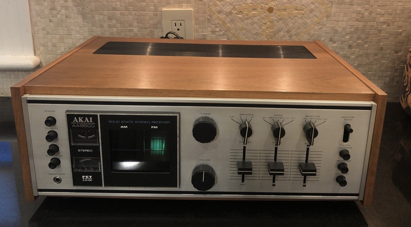 Akai AA-8500 Stereo FET VU meters Stereo Receiver 65 WPC Owner's Manual gallery
