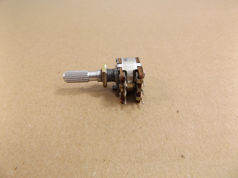 Yamaha Receiver CR-1040 Bass Pot Potentiometer 20K Original gallery
