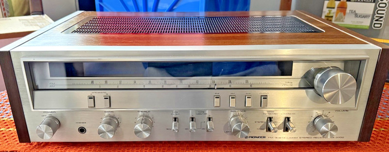 Fully Restored Pioneer SX-3700 Receiver 45WPC :: Fluoroscan Technology :: NICE!