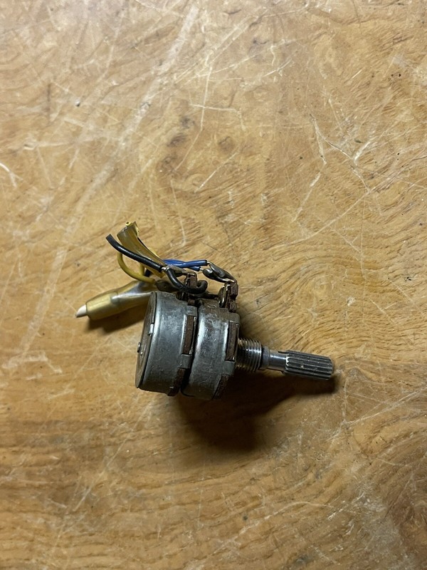 Kenwood KR-9400 Receiver Parts Out - Balance Pot gallery