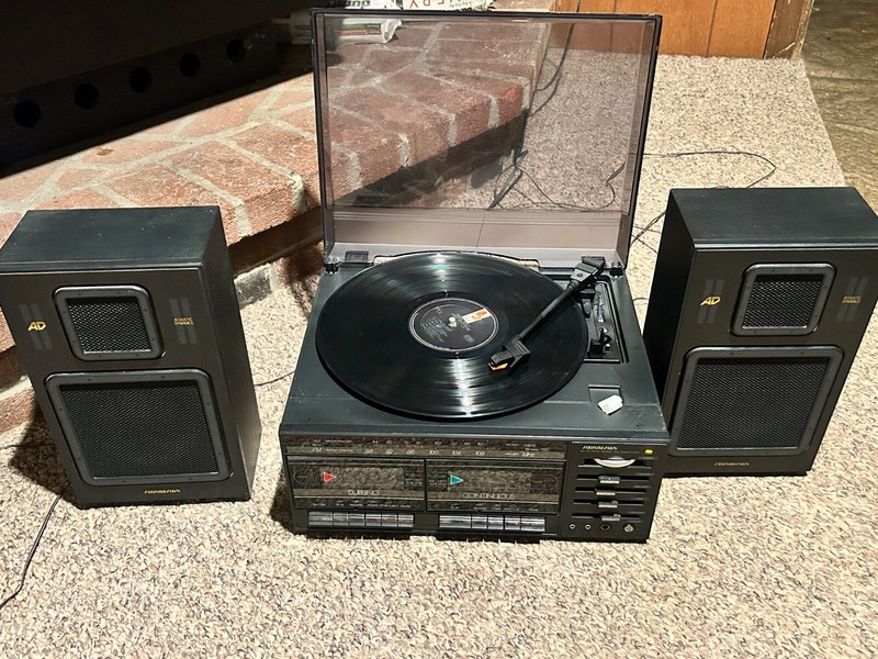 Vintage Sound Design Turntable Dual Cassette Stereo Record Player 6821M VIDEO! gallery