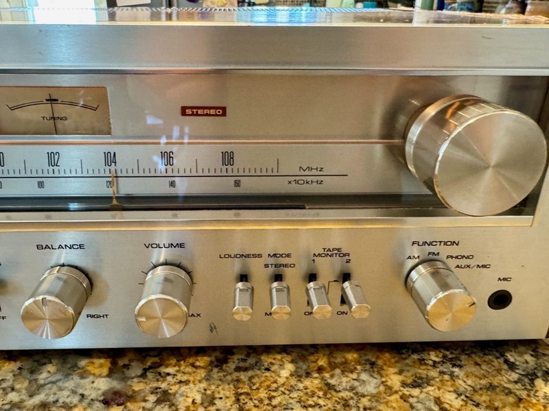 Vintage Pioneer SX-650 AM/FM Receiver - Bench Tested - 1977 Silver Face gallery