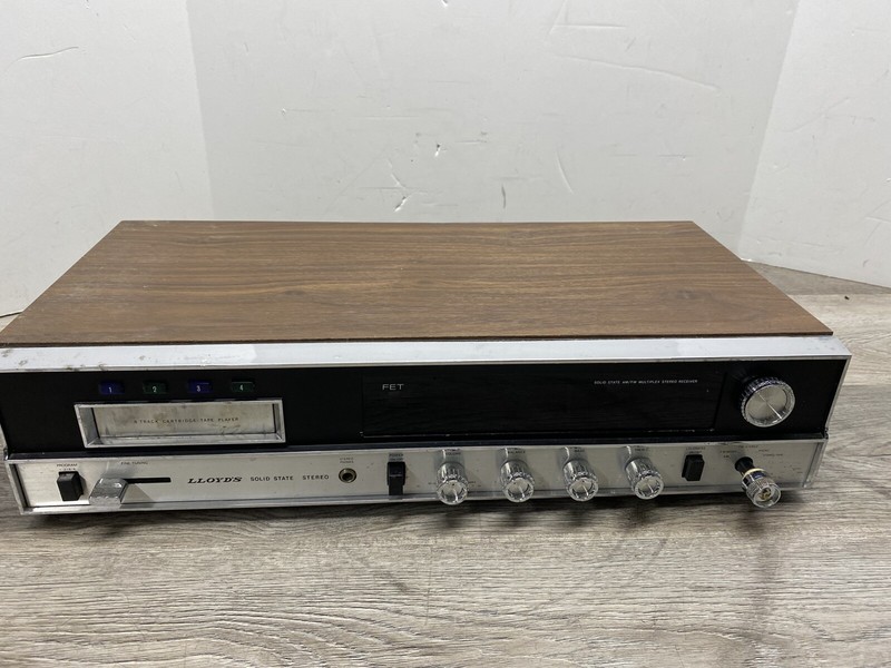 Lloyd's AM/FM Solid State Stereo Model 2M75W-07 *For Parts* Read gallery